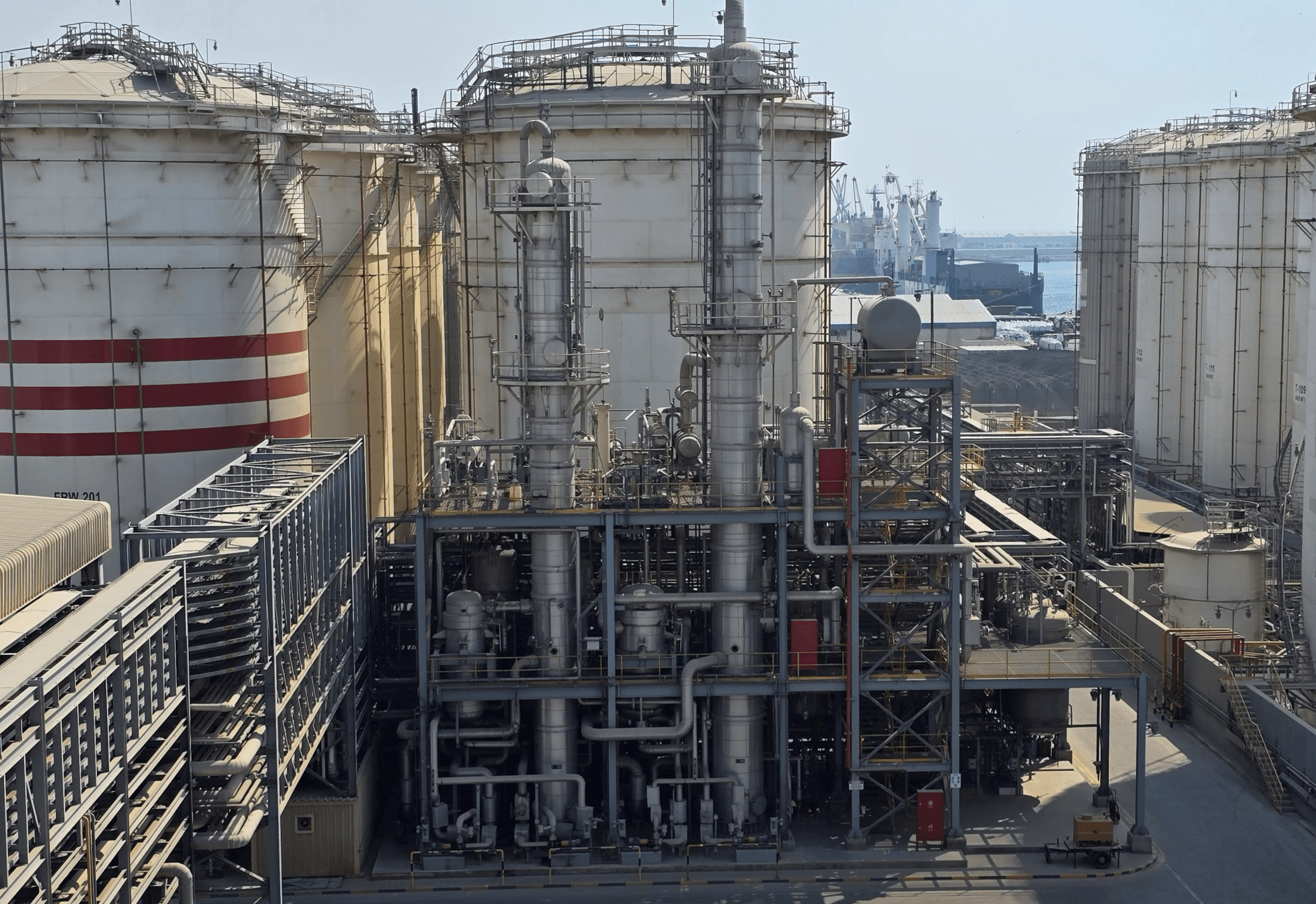 Refinery and tank infrastructure